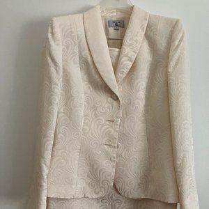 Stresa Ivory colored Suit size 6